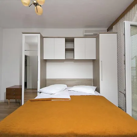 Panorama Apartment *